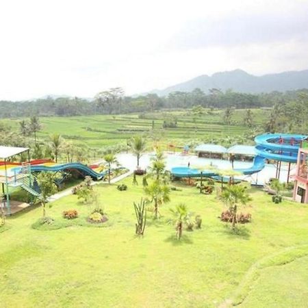 Green Valley Resort Purwokerto Exterior foto