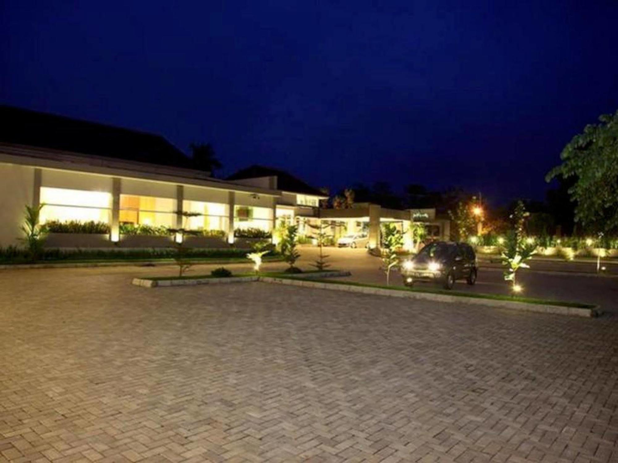 Green Valley Resort Purwokerto Exterior foto