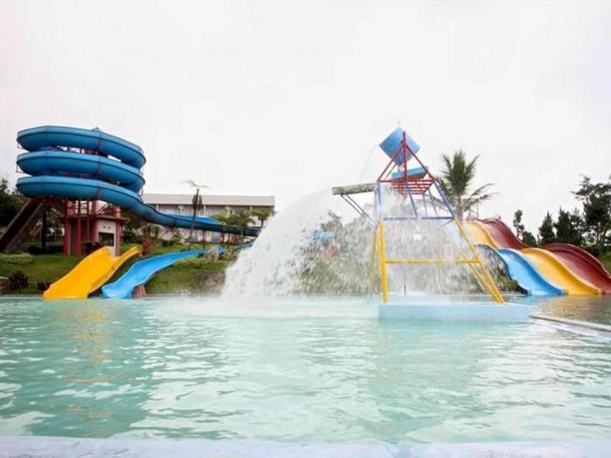 Green Valley Resort Purwokerto Exterior foto
